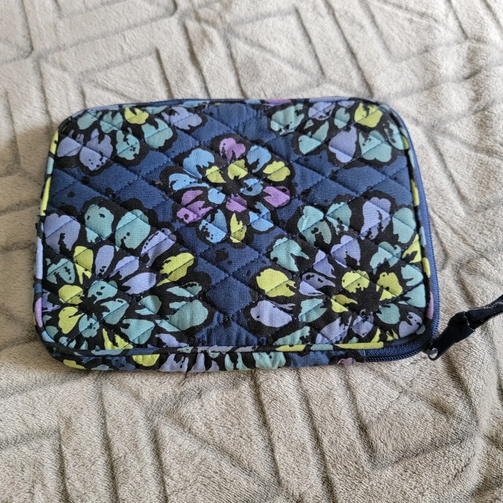 Vera Bradley Indigo Pop E-Reader Tablet Sleeve Blue Purple Green Floral